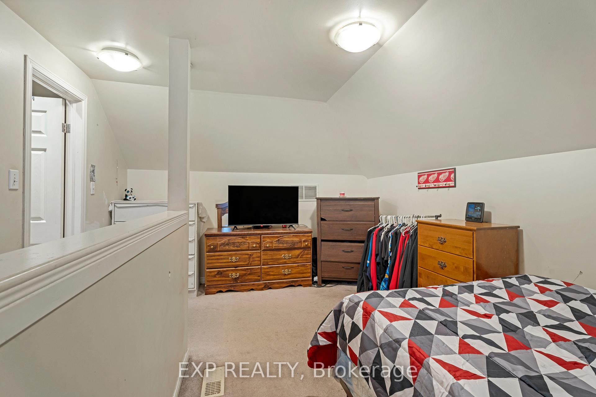 Photo 17 of 900 Concession Street S, Hamilton, Raleigh — HOMEH