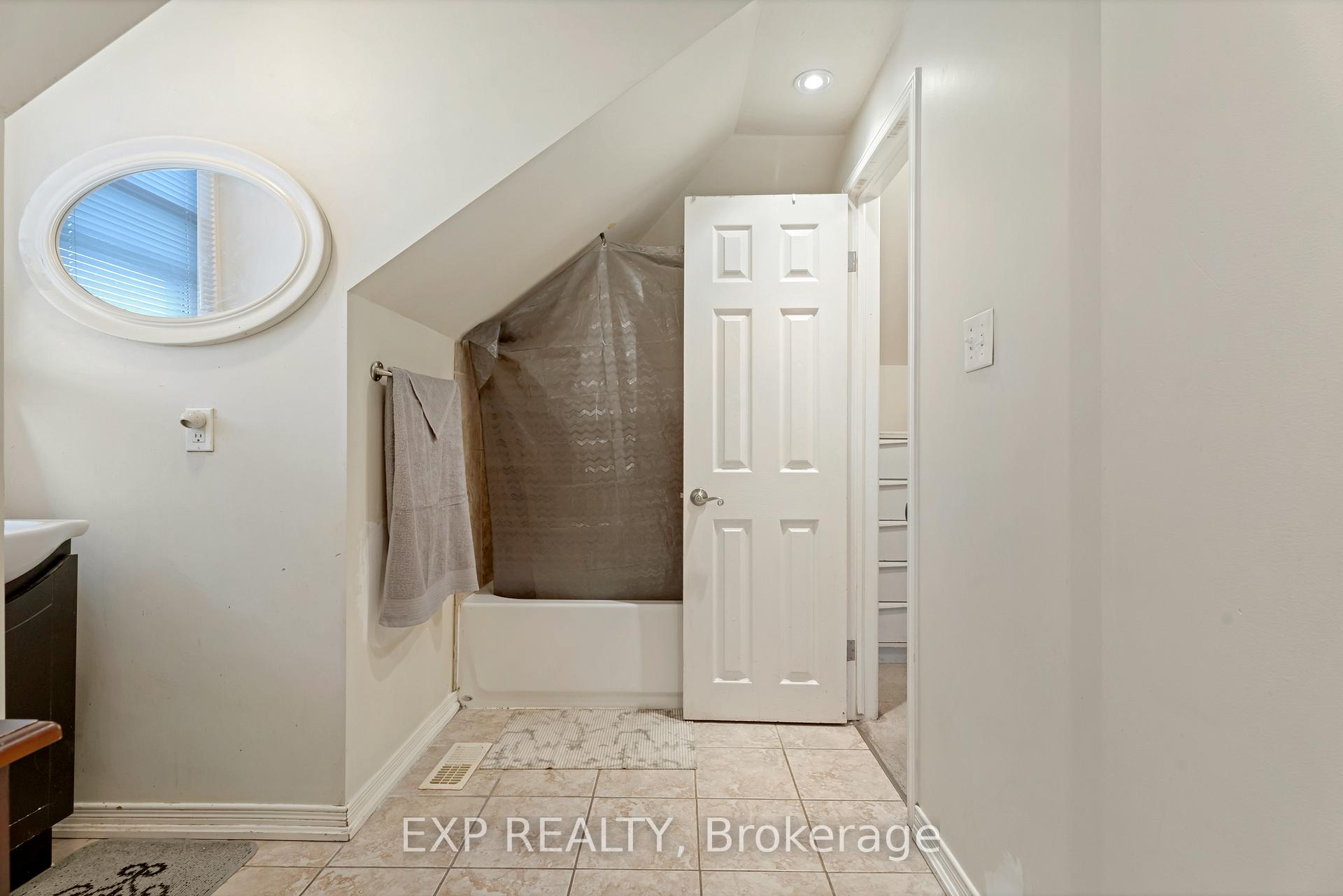 Photo 19 of 900 Concession Street S, Hamilton, Raleigh — HOMEH