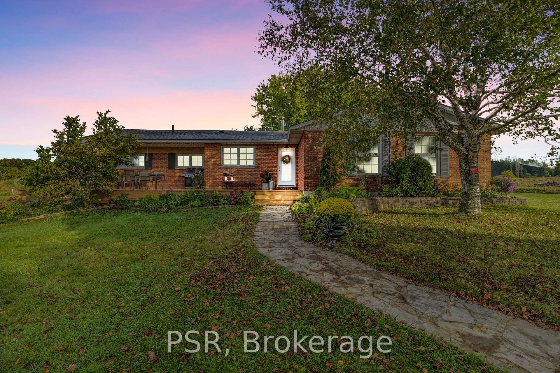 Front of 426121 25 Sideroad