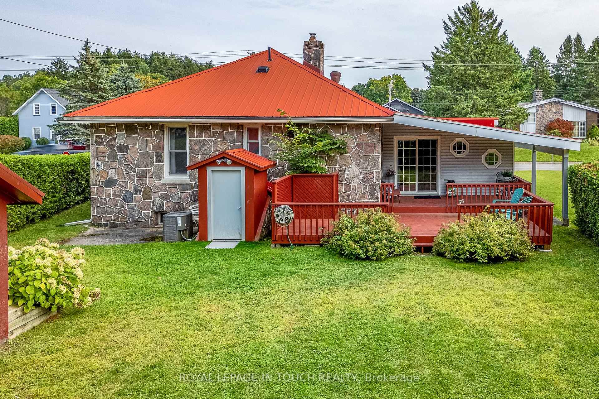 Photo 8 of 17 Edward Street, Penetanguishene — HOMEH