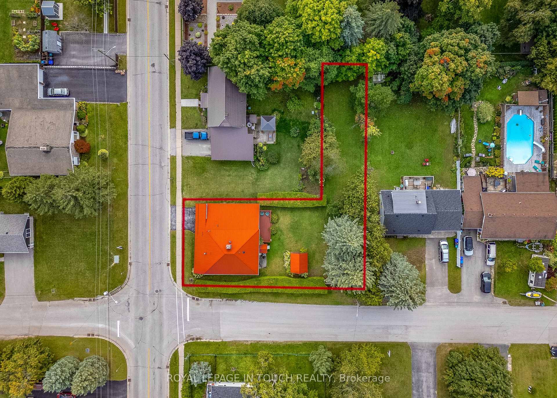 Photo 9 of 17 Edward Street, Penetanguishene — HOMEH