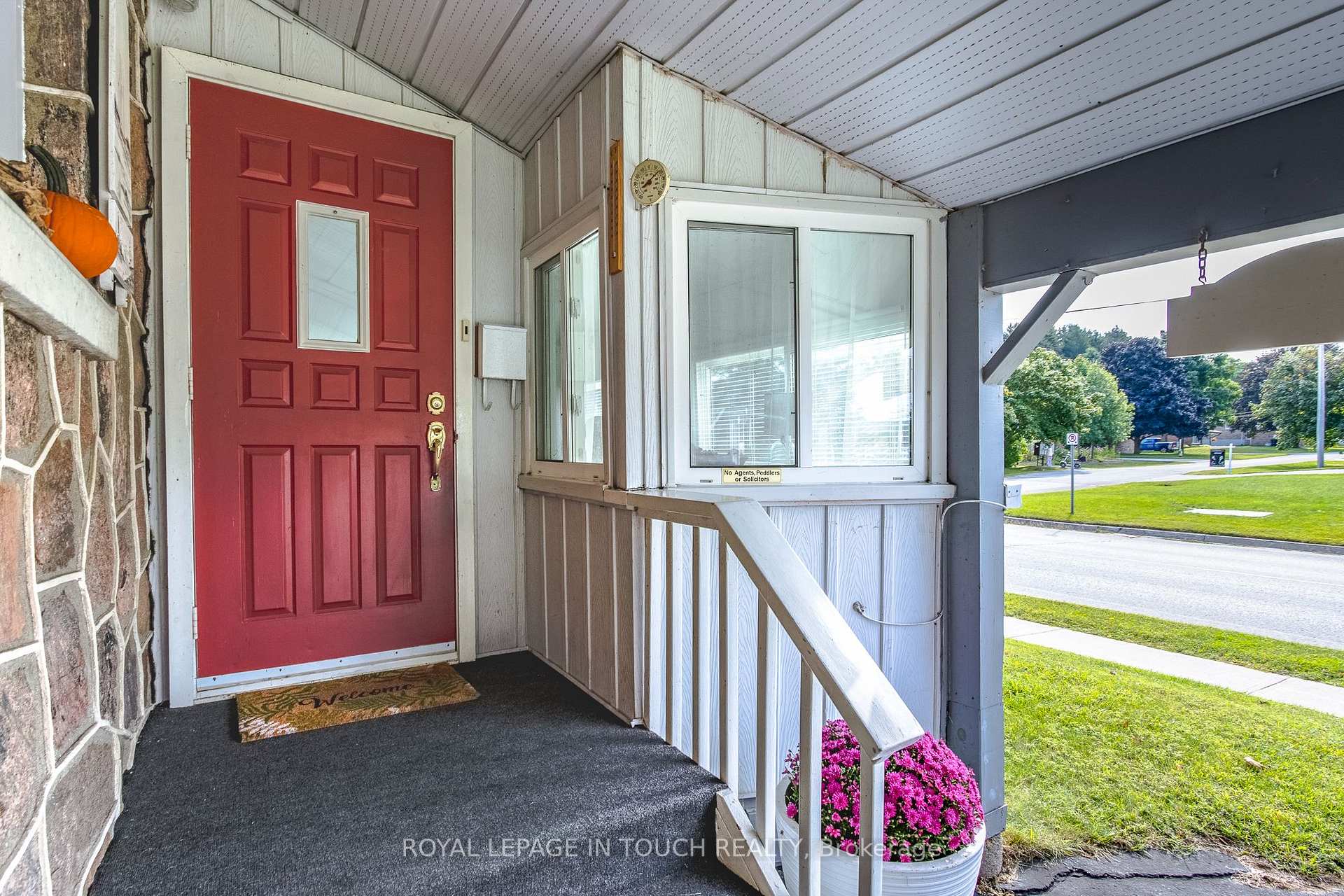 Photo 33 of 17 Edward Street, Penetanguishene — HOMEH