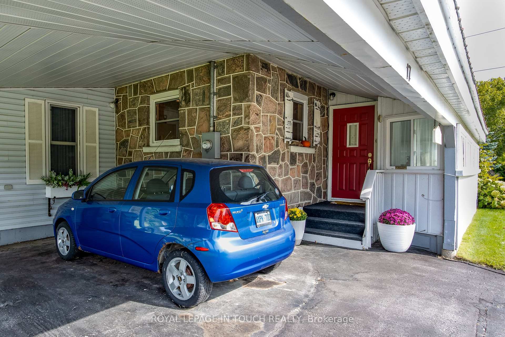 Photo 24 of 17 Edward Street, Penetanguishene — HOMEH