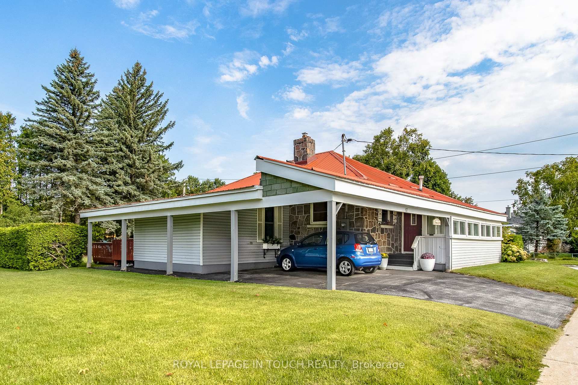 Photo 23 of 17 Edward Street, Penetanguishene — HOMEH