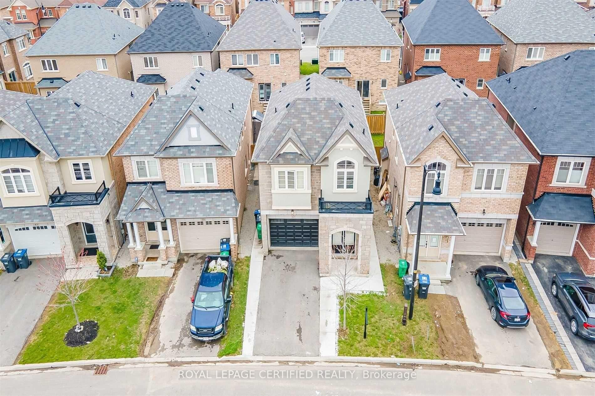 Photo 5 of 37 Lola Crescent, Brampton, Northwest Brampton — HOMEH