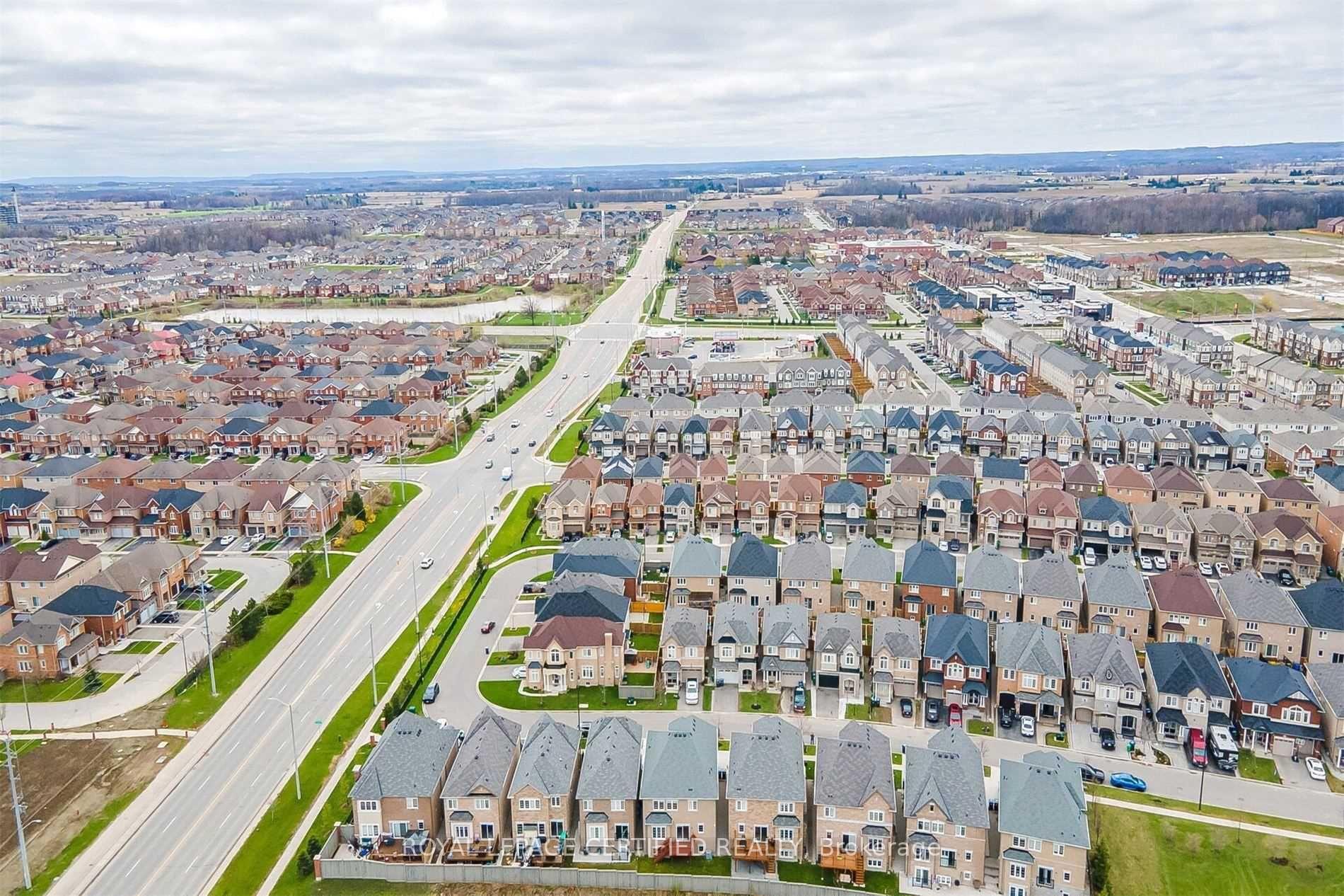 Photo 23 of 37 Lola Crescent, Brampton, Northwest Brampton — HOMEH