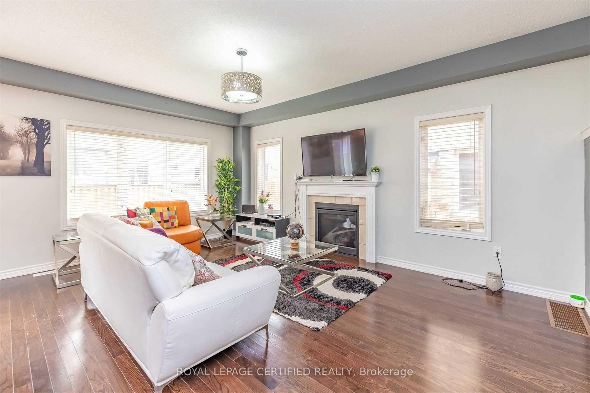 Photo 7 of 37 Lola Crescent, Brampton, Northwest Brampton — HOMEH