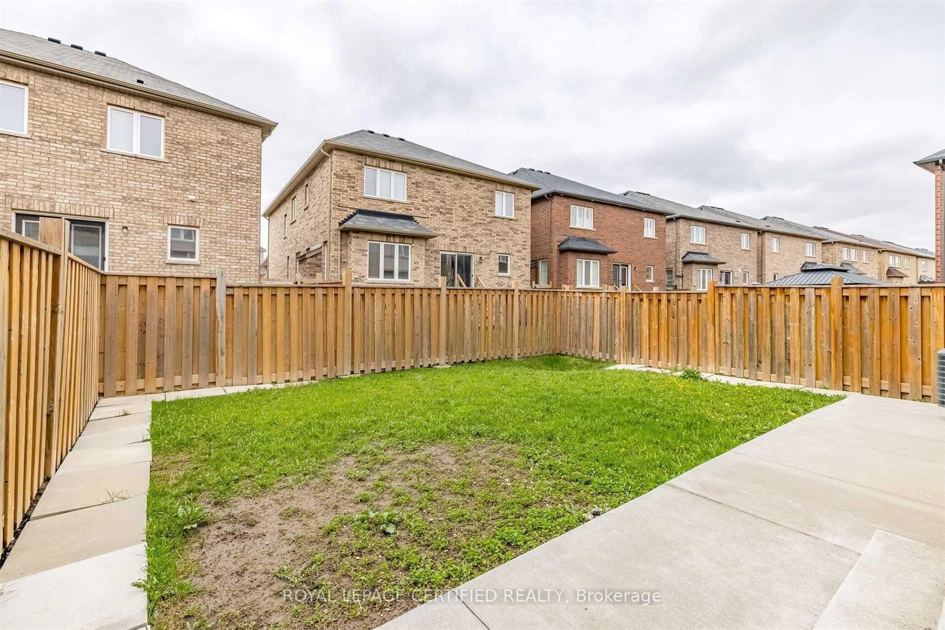Photo 21 of 37 Lola Crescent, Brampton, Northwest Brampton — HOMEH