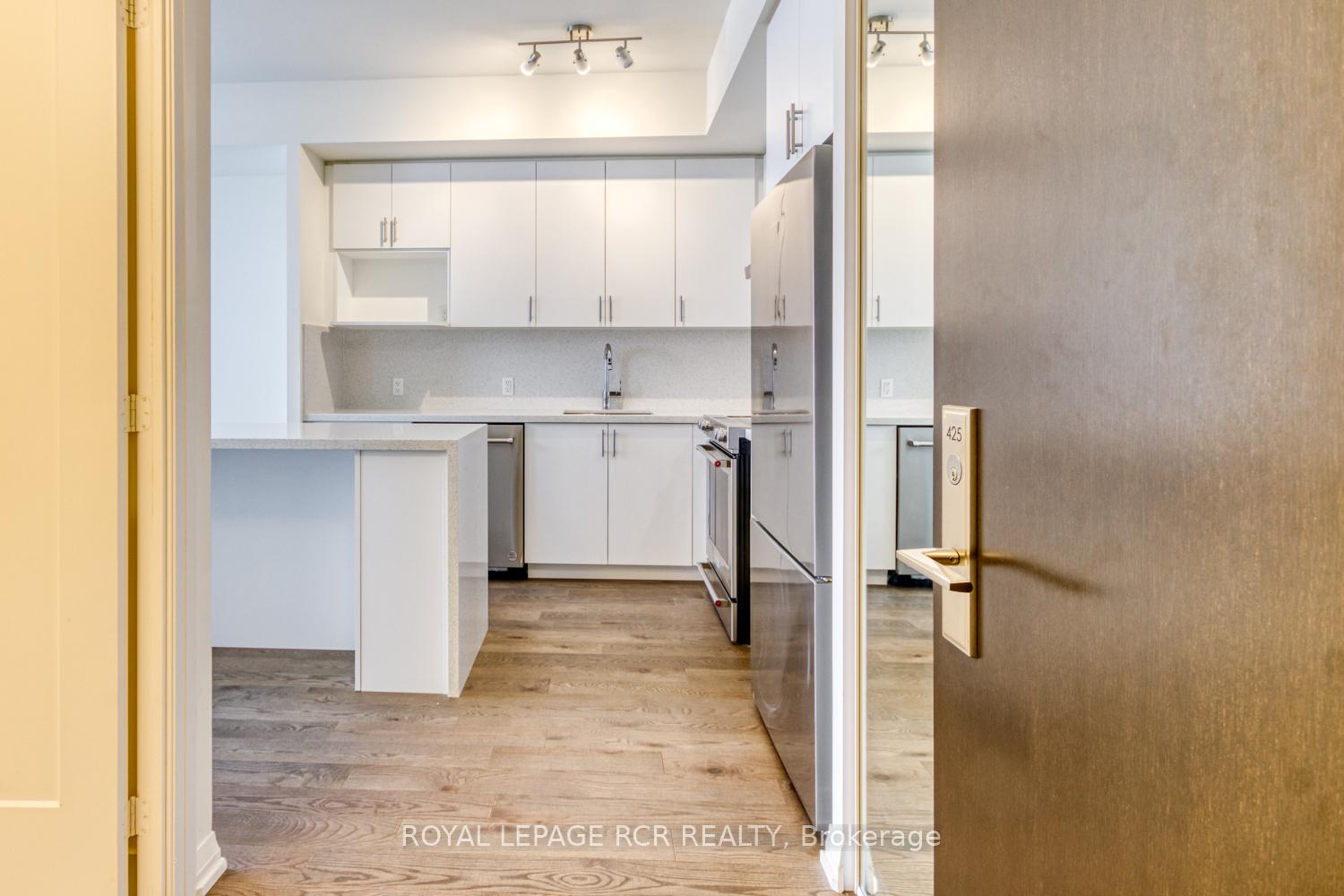 Photo 5 of Unit 425, 9000 Jane Street, Vaughan, Vellore Village — HOMEH