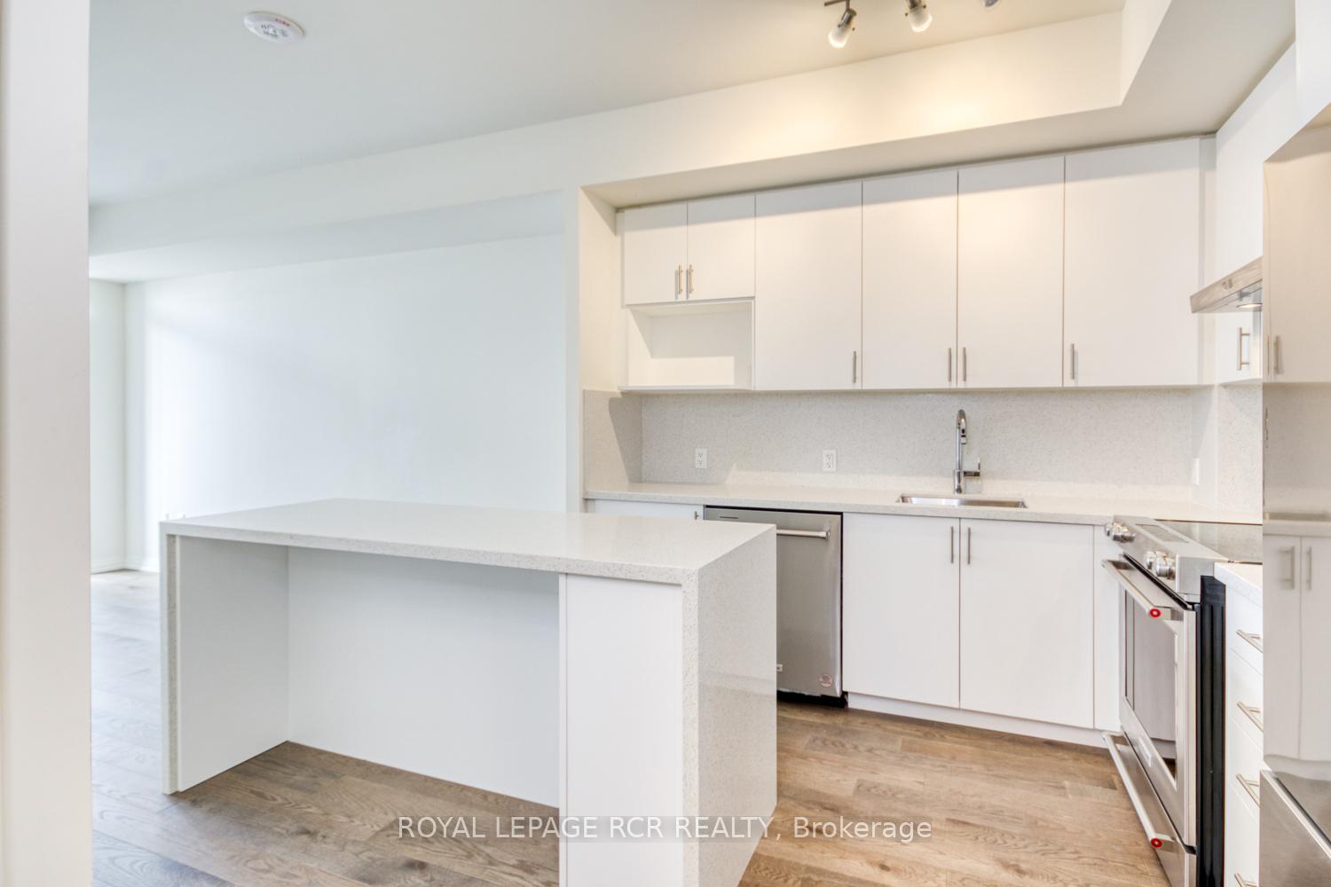 Photo 2 of Unit 425, 9000 Jane Street, Vaughan, Vellore Village — HOMEH