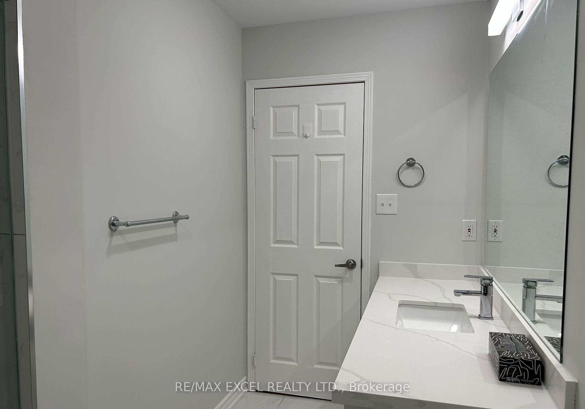 Photo 7 of Unit upper, 265 Johnson Street, Barrie, Georgian Drive — HOMEH