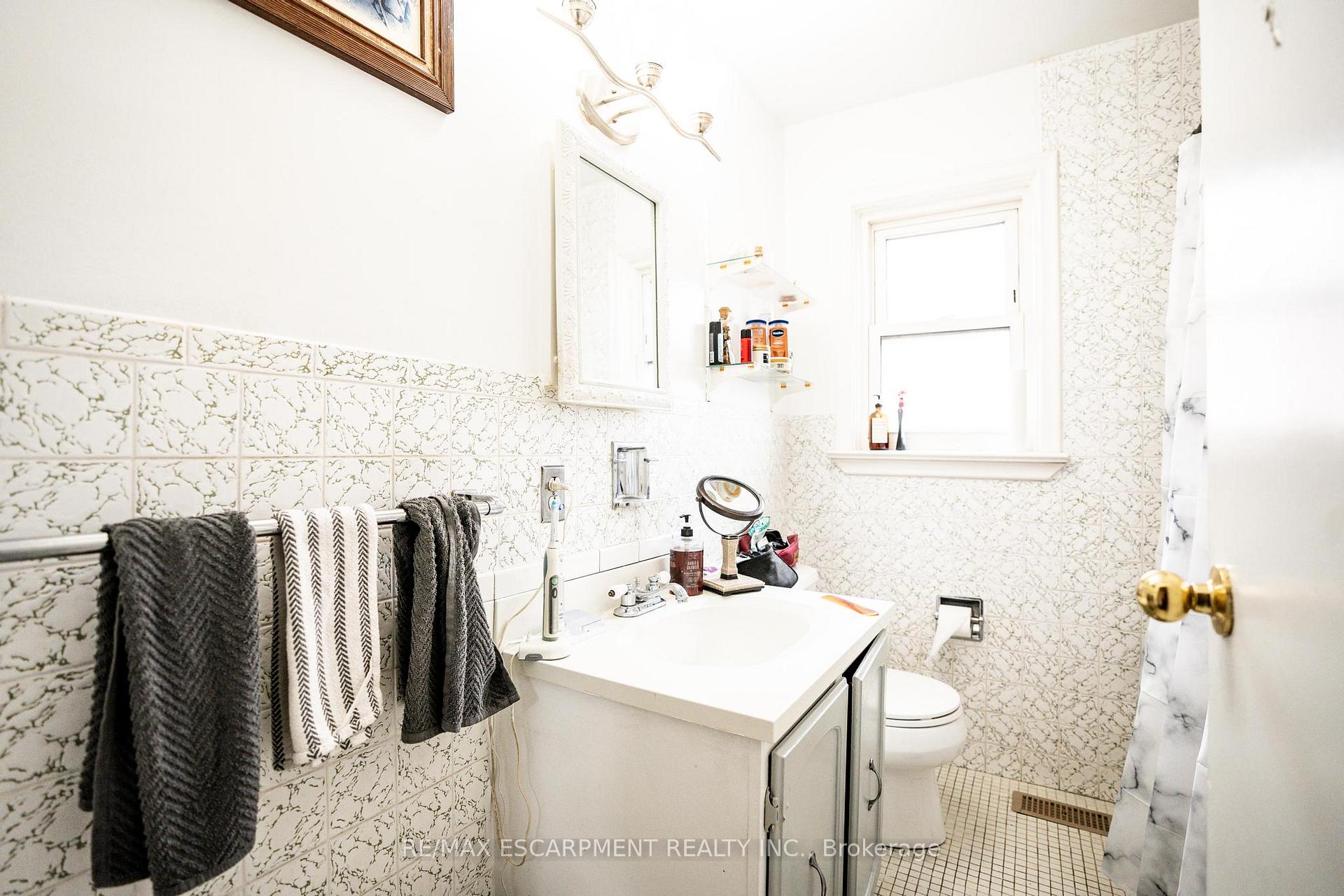 Photo 14 of 21 Shynal Avenue, Hamilton, Parkview — HOMEH