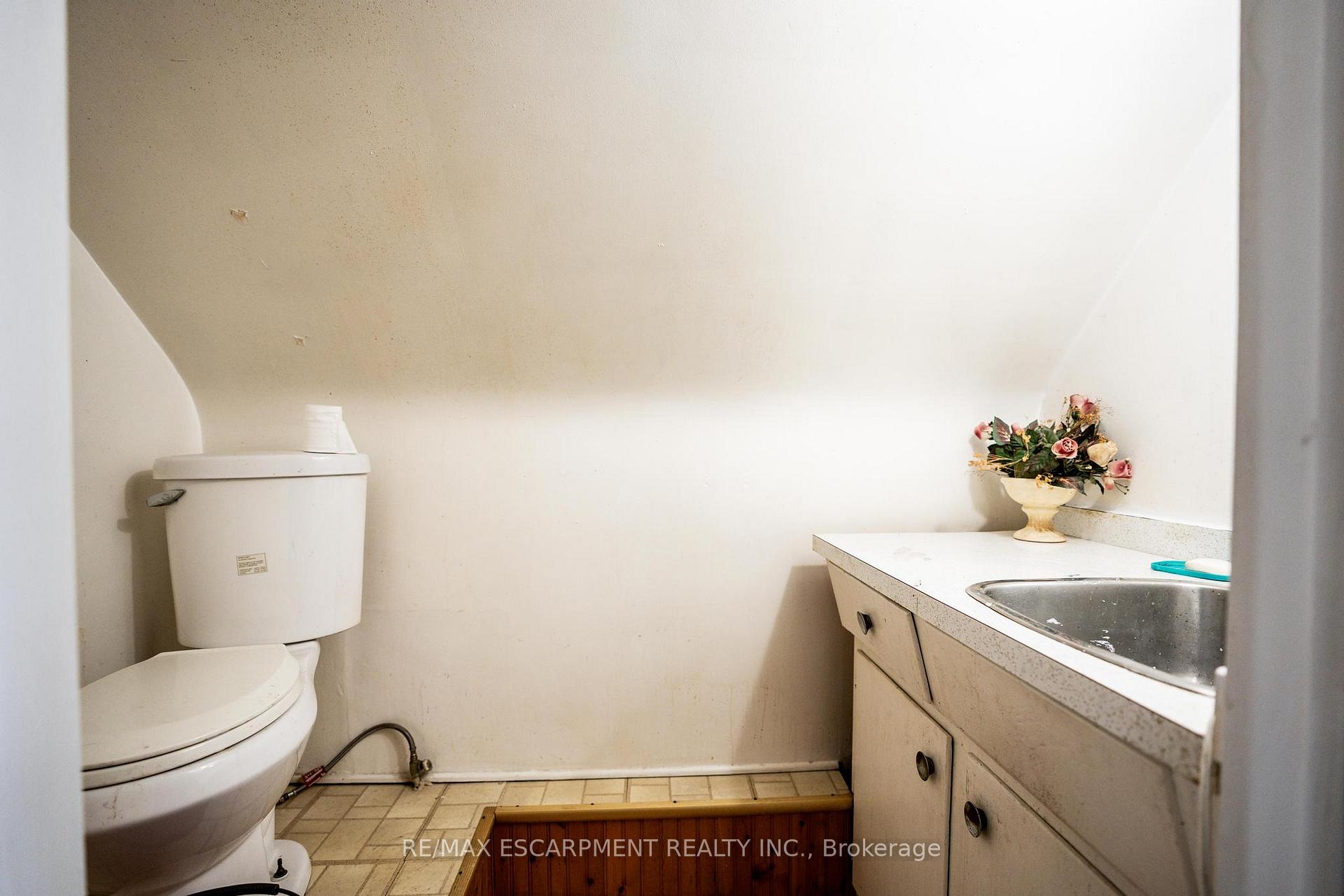 Photo 10 of 21 Shynal Avenue, Hamilton, Parkview — HOMEH