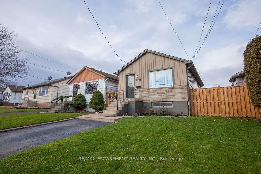 Photo 3 of Unit MAIN, 551 Barnaby Street, Hamilton, Parkview — HOMEH