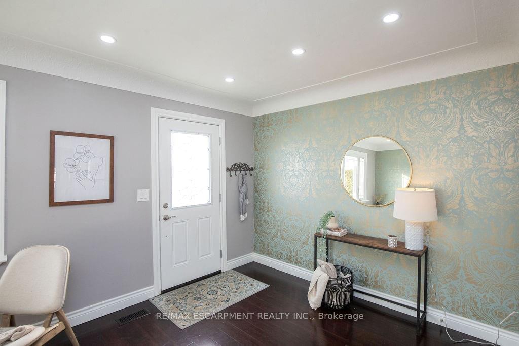 Photo 5 of Unit MAIN, 551 Barnaby Street, Hamilton, Parkview — HOMEH