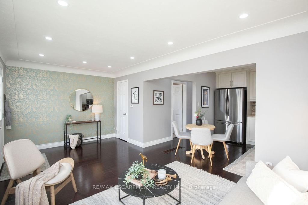 Photo 13 of Unit MAIN, 551 Barnaby Street, Hamilton, Parkview — HOMEH