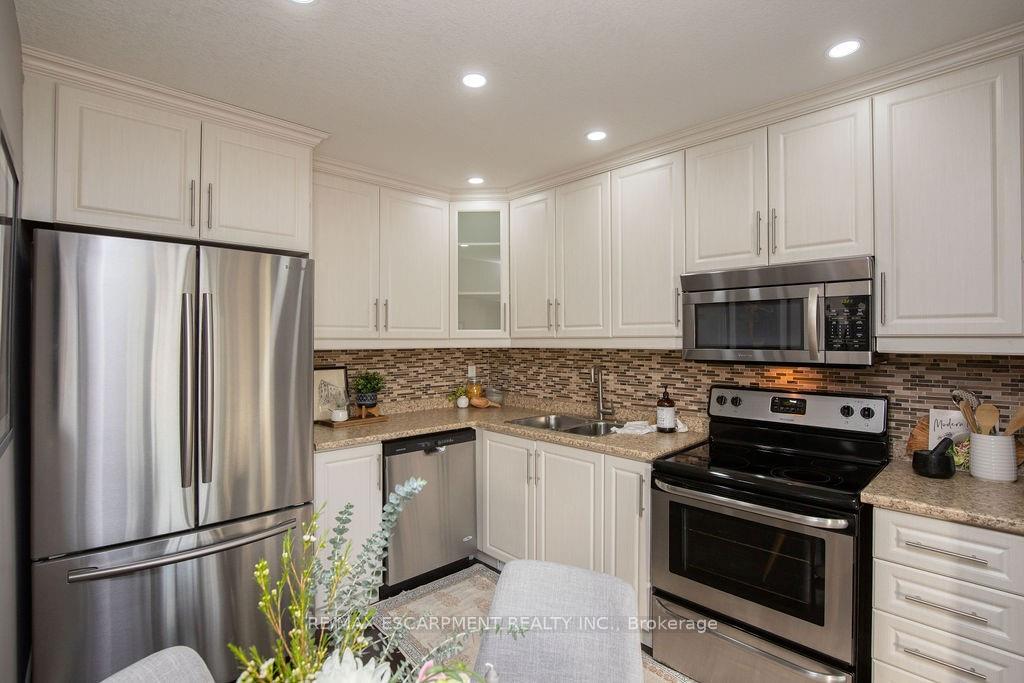 Photo 20 of Unit MAIN, 551 Barnaby Street, Hamilton, Parkview — HOMEH
