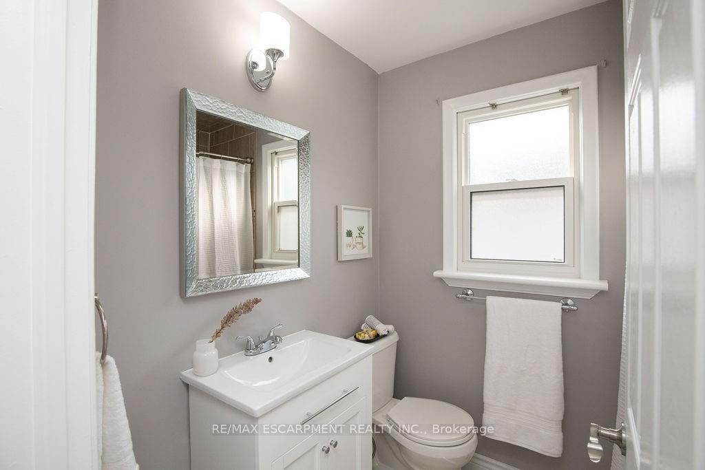 Photo 25 of Unit MAIN, 551 Barnaby Street, Hamilton, Parkview — HOMEH