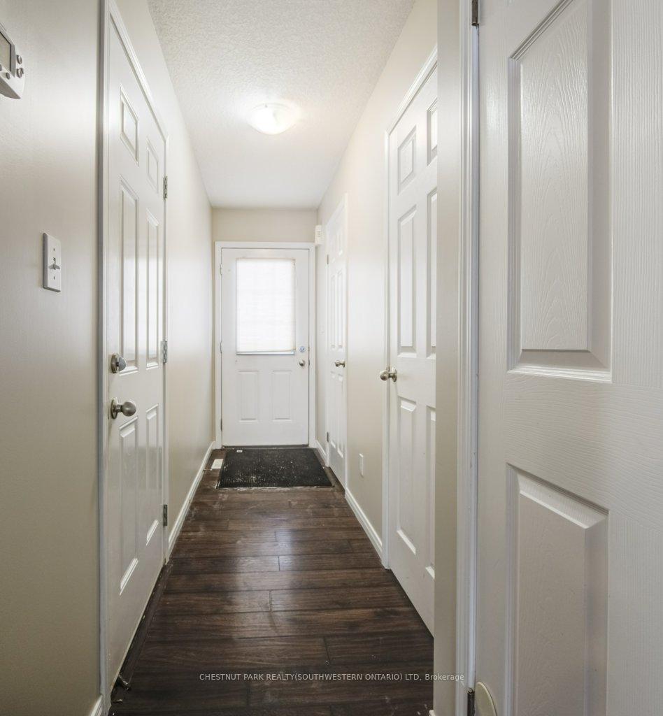 Photo 6 of 39 Iron Gate Street, Kitchener — HOMEH