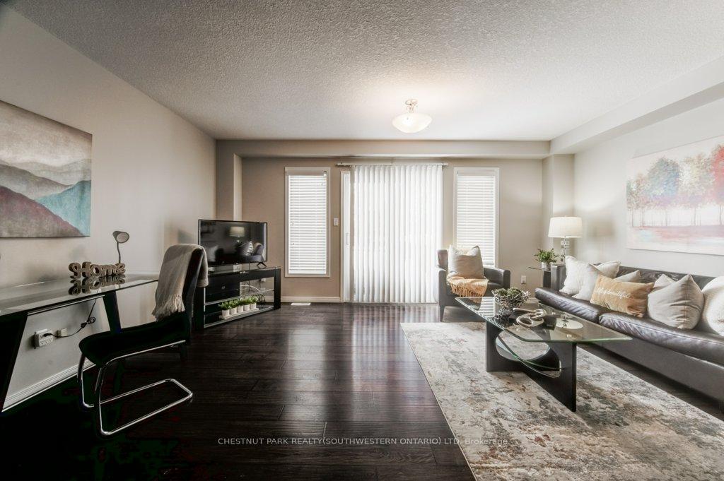Photo 21 of 39 Iron Gate Street, Kitchener — HOMEH