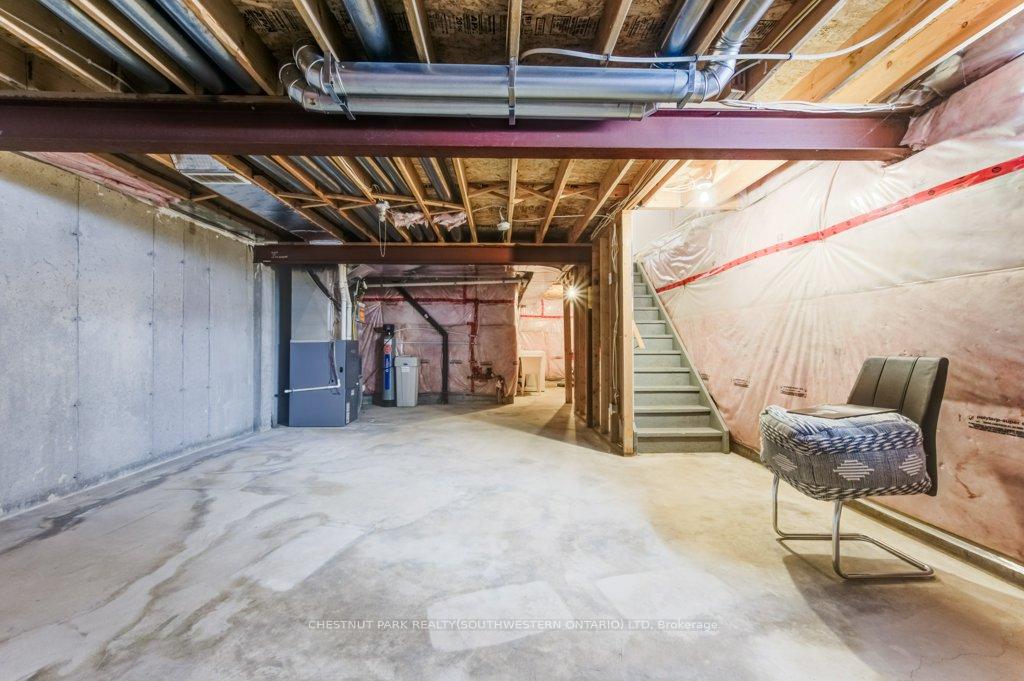 Photo 7 of 39 Iron Gate Street, Kitchener — HOMEH