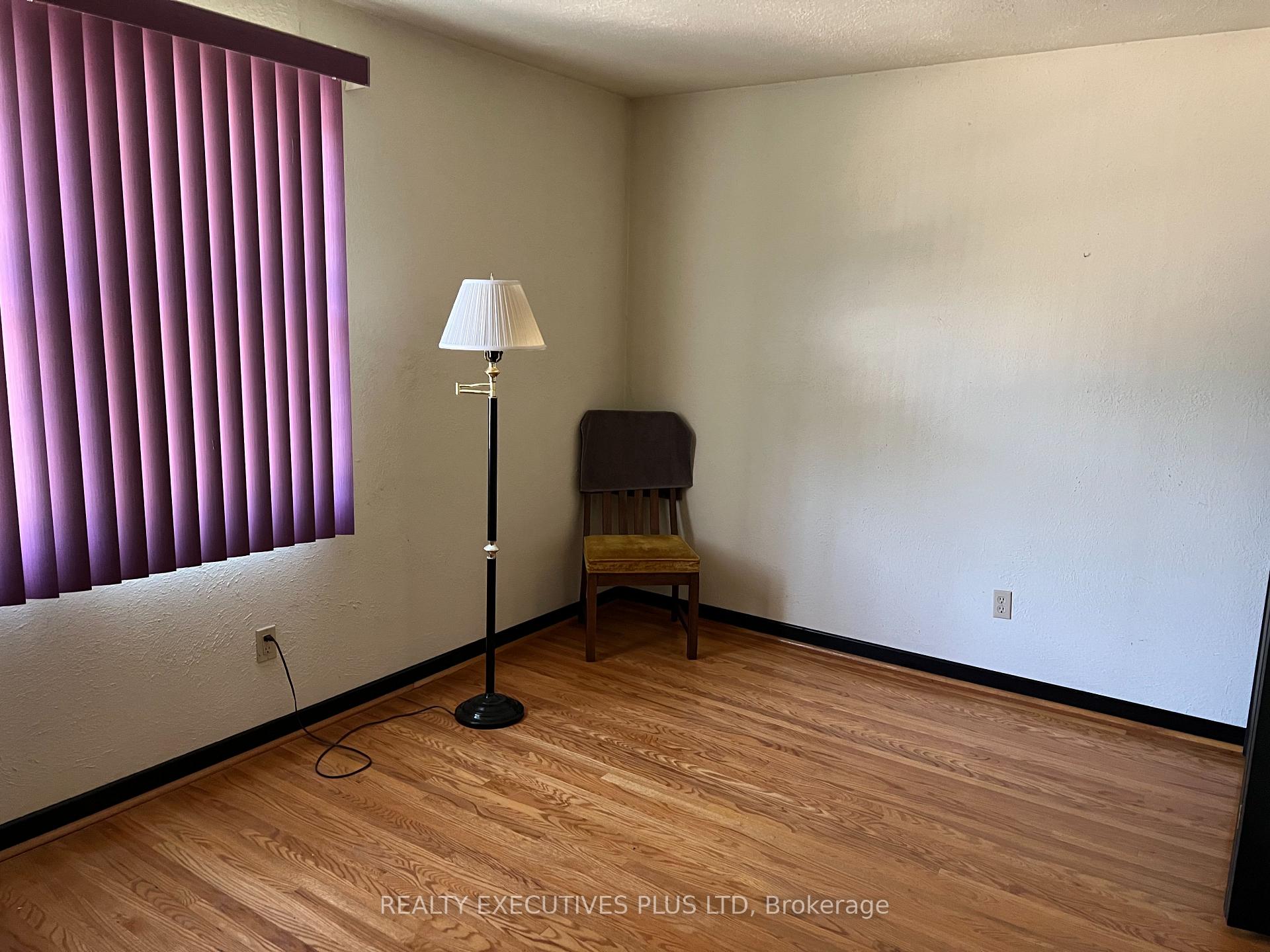 Photo 3 of 39 Glebe Crescent, Brampton, Northgate — HOMEH