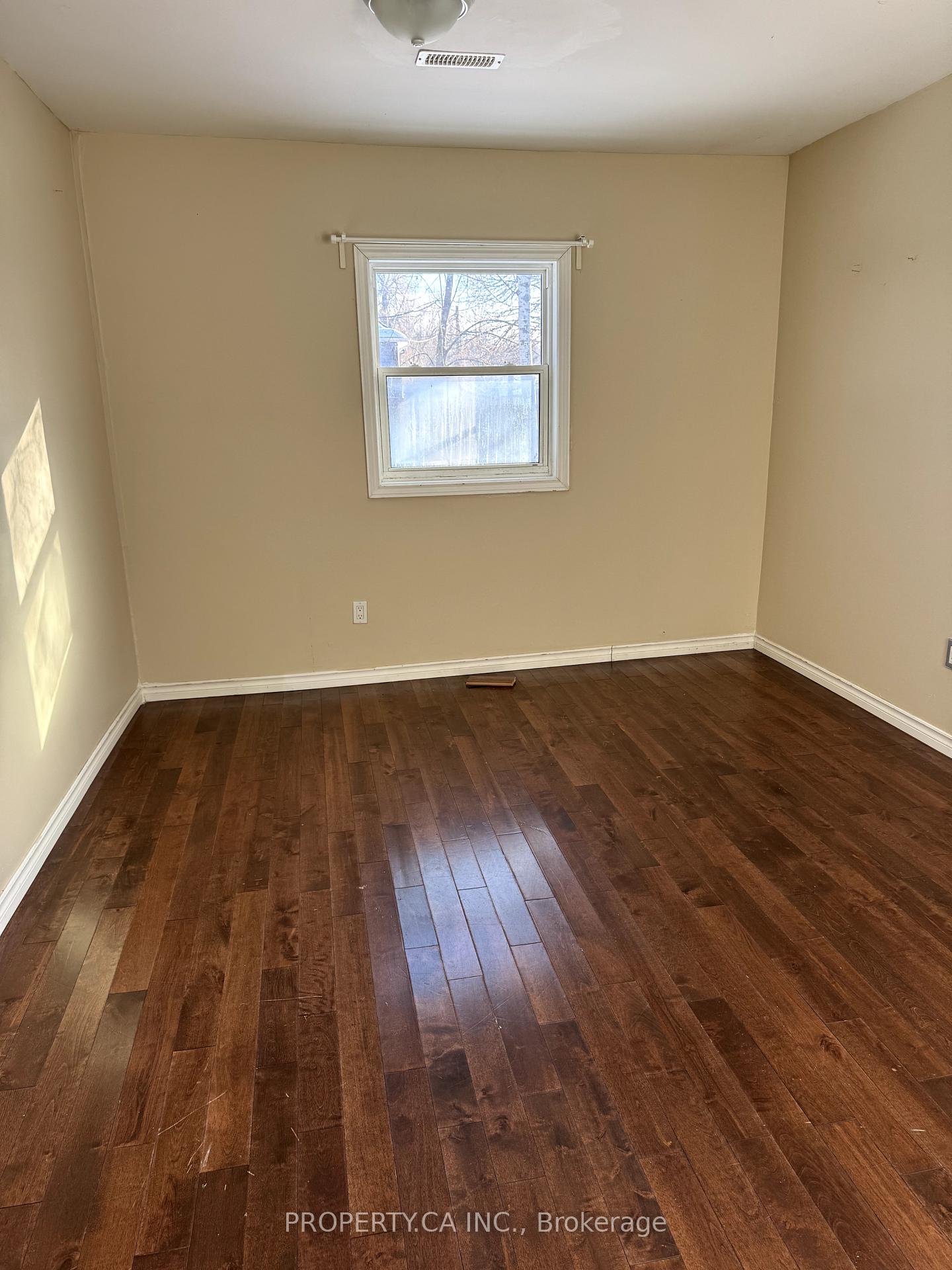 Photo 3 of 251 Pine Beach Drive, Georgina, Keswick South — HOMEH