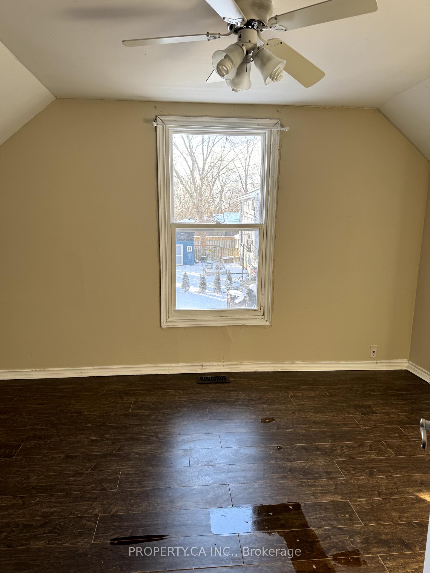 Photo 8 of 251 Pine Beach Drive, Georgina, Keswick South — HOMEH