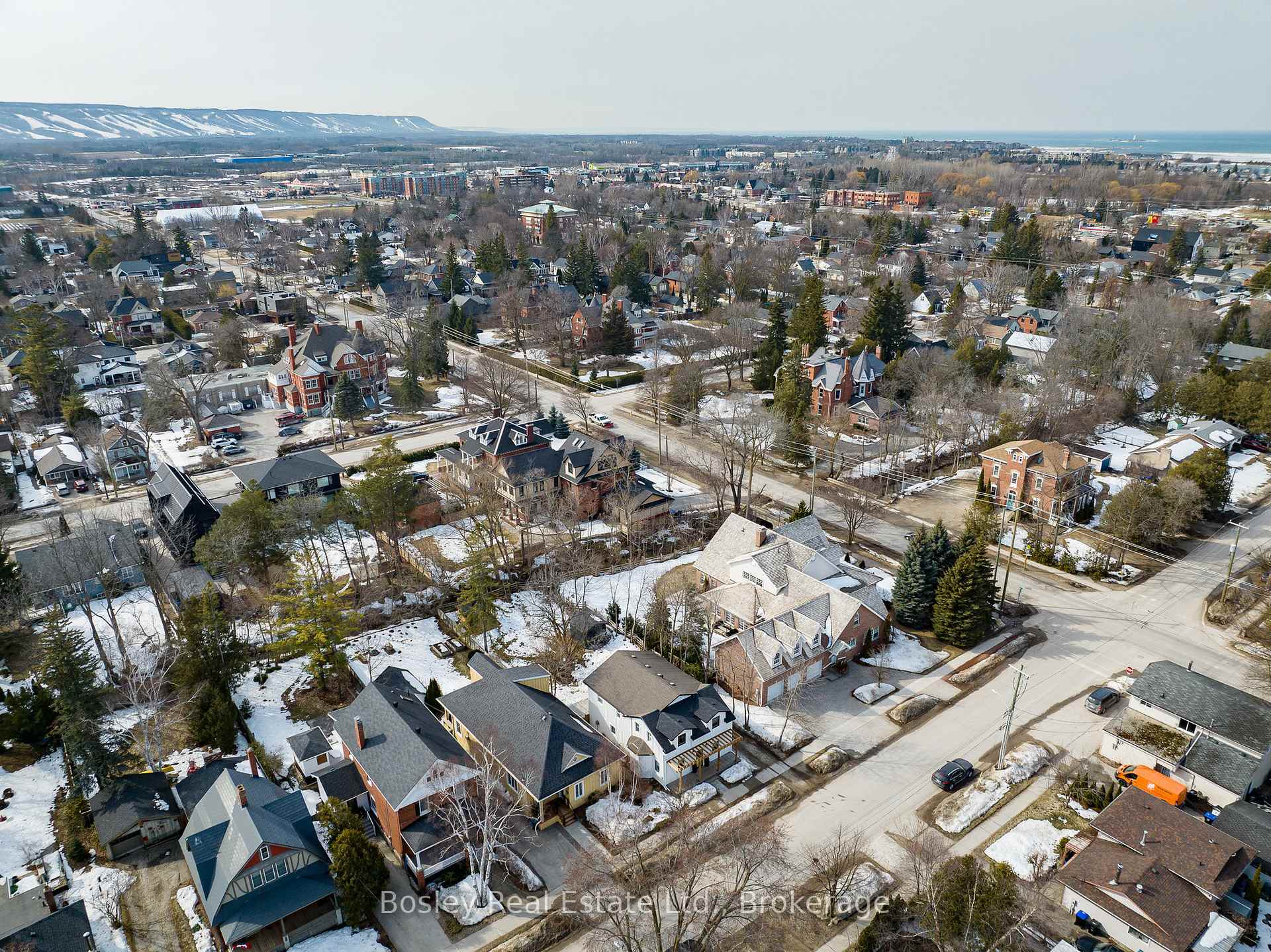 Photo 13 of 200 Birch Street W, Collingwood — HOMEH