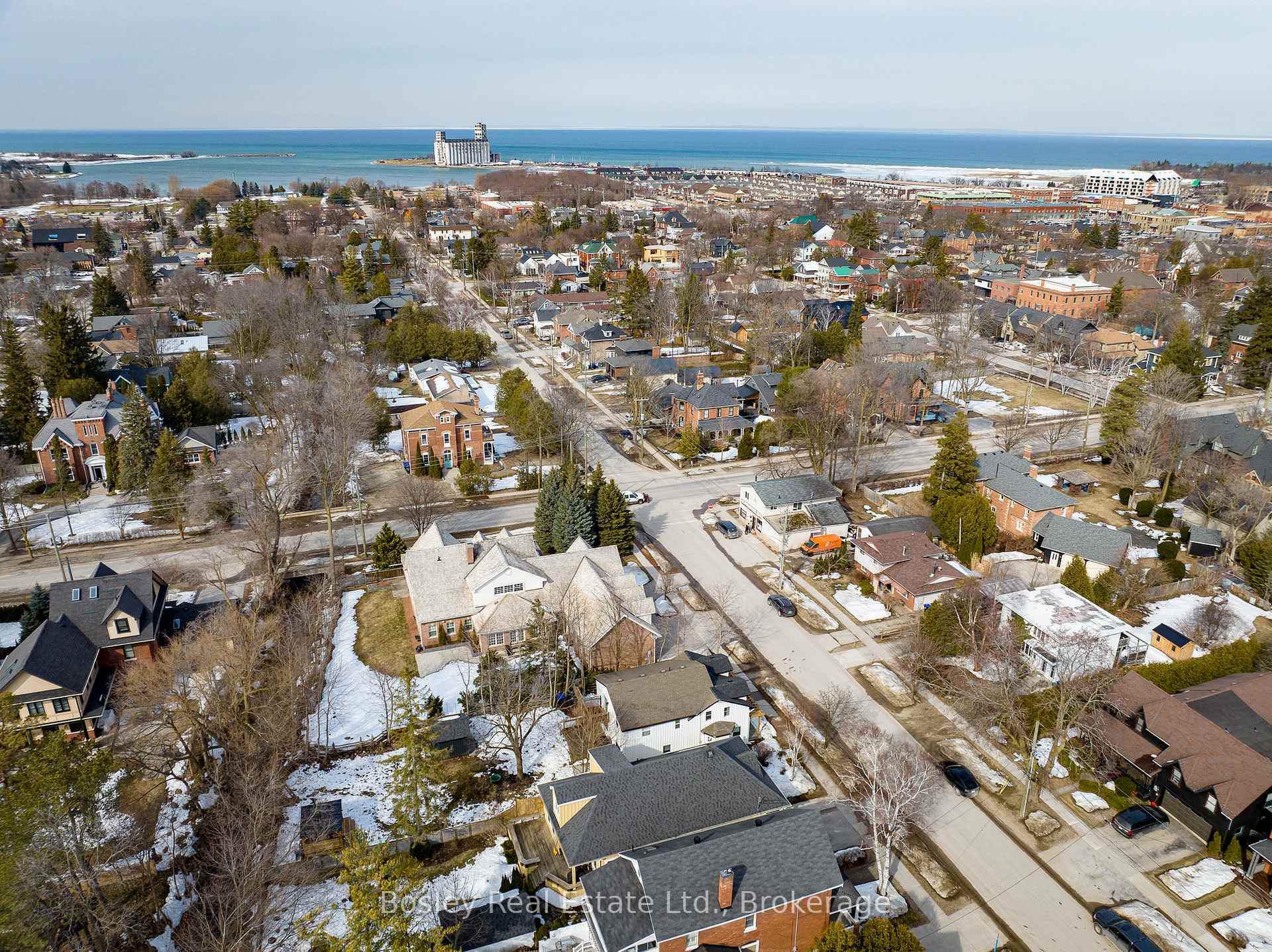 Photo 8 of 200 Birch Street W, Collingwood — HOMEH