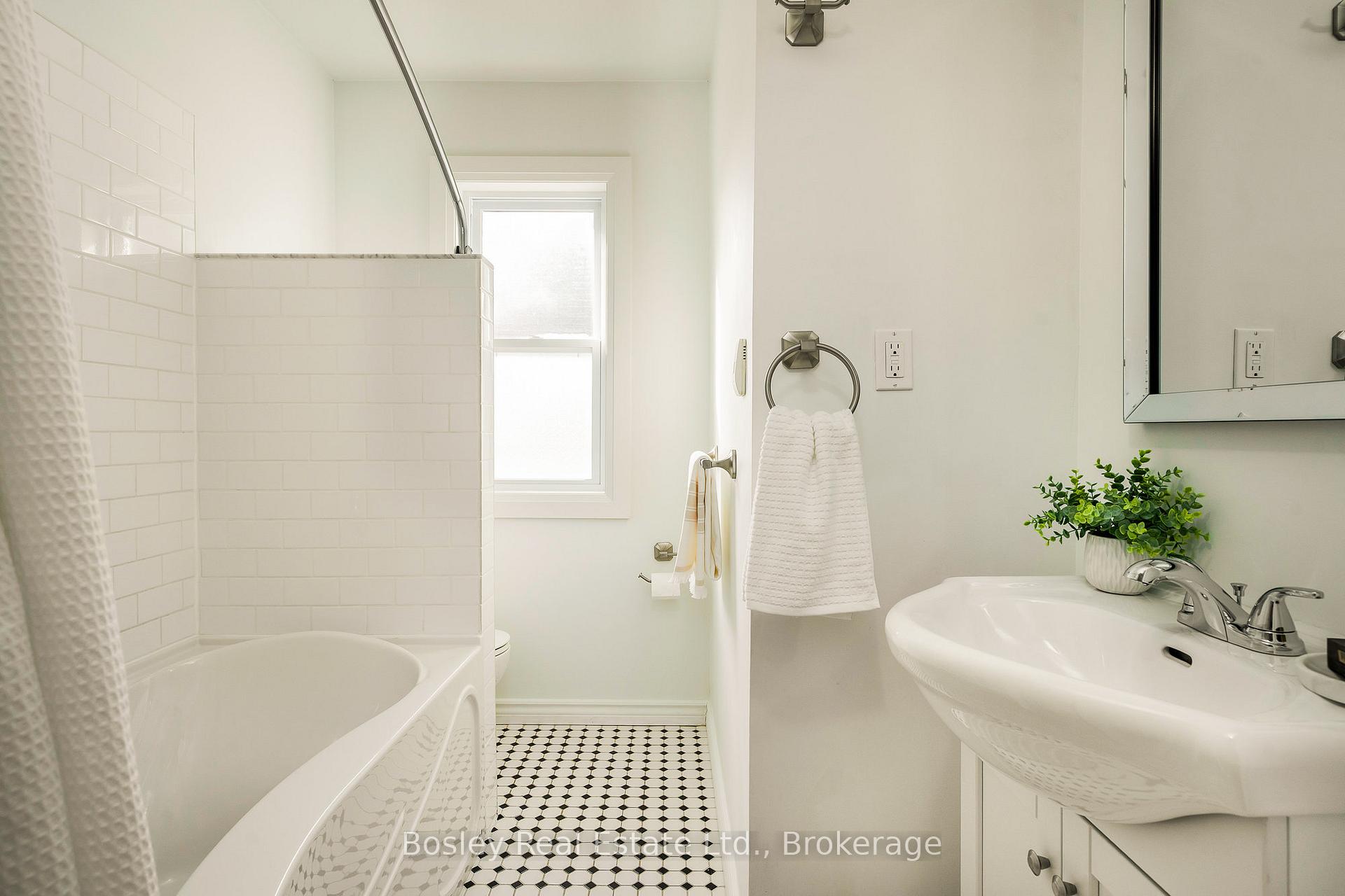 Photo 26 of 200 Birch Street W, Collingwood — HOMEH