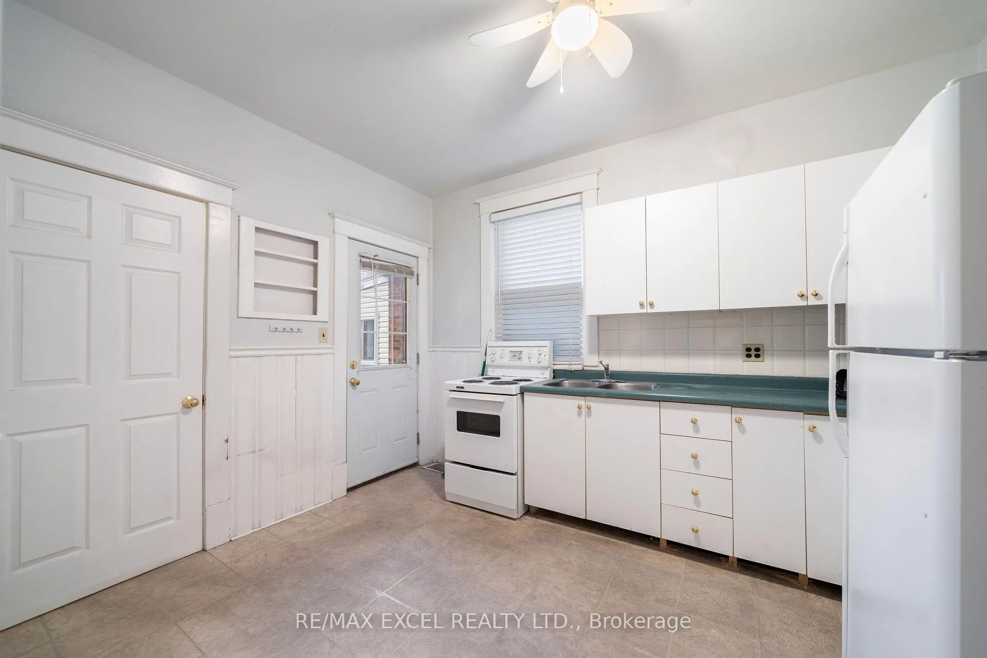 Photo 33 of 33 Edgemont Street N, Hamilton, Crown Point — HOMEH