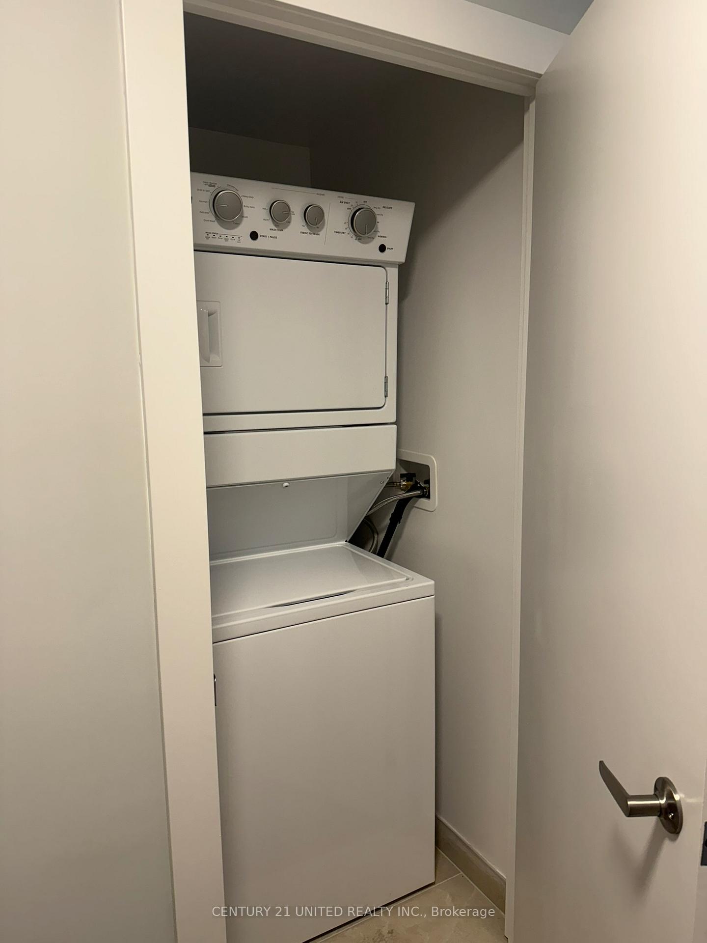 Photo 10 of Unit 301, 80 Bond Street E, Oshawa, Central — HOMEH