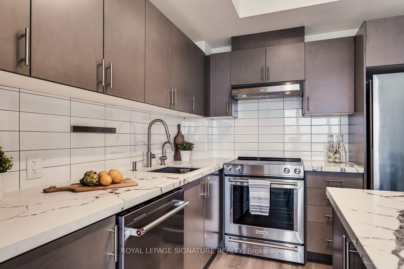 Photo 3 of Unit 2124, 9000 Jane Street, Vaughan, Concord — HOMEH