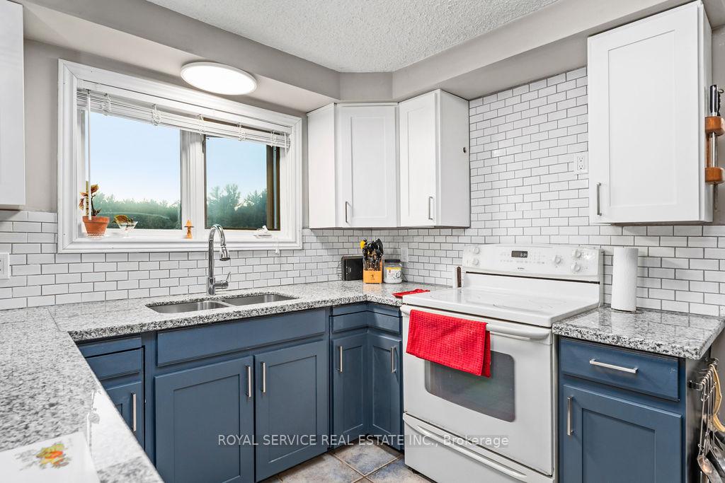 Photo 7 of 4470 Harwood Road, Hamilton Township, Rural Hamilton — HOMEH
