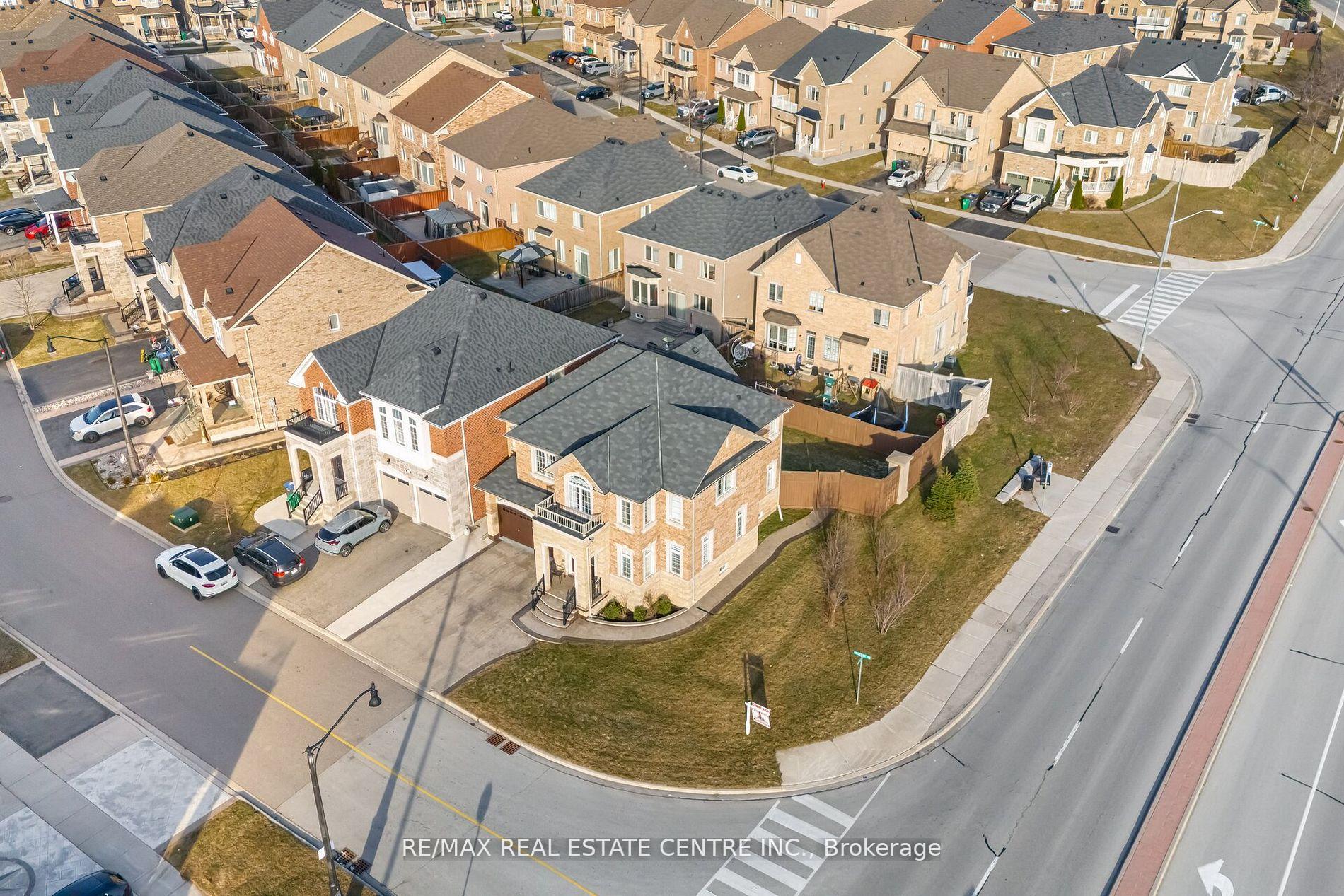 Photo 2 of 1 Ingleside Road, Brampton, Credit Valley — HOMEH