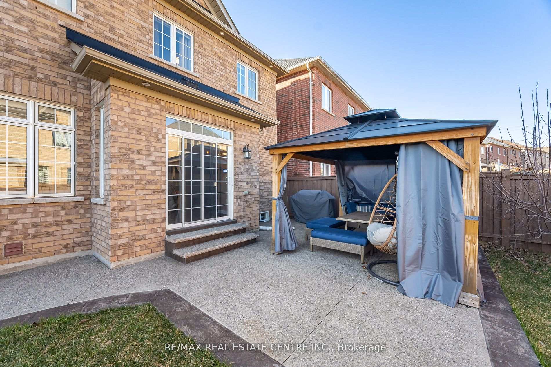 Photo 34 of 1 Ingleside Road, Brampton, Credit Valley — HOMEH