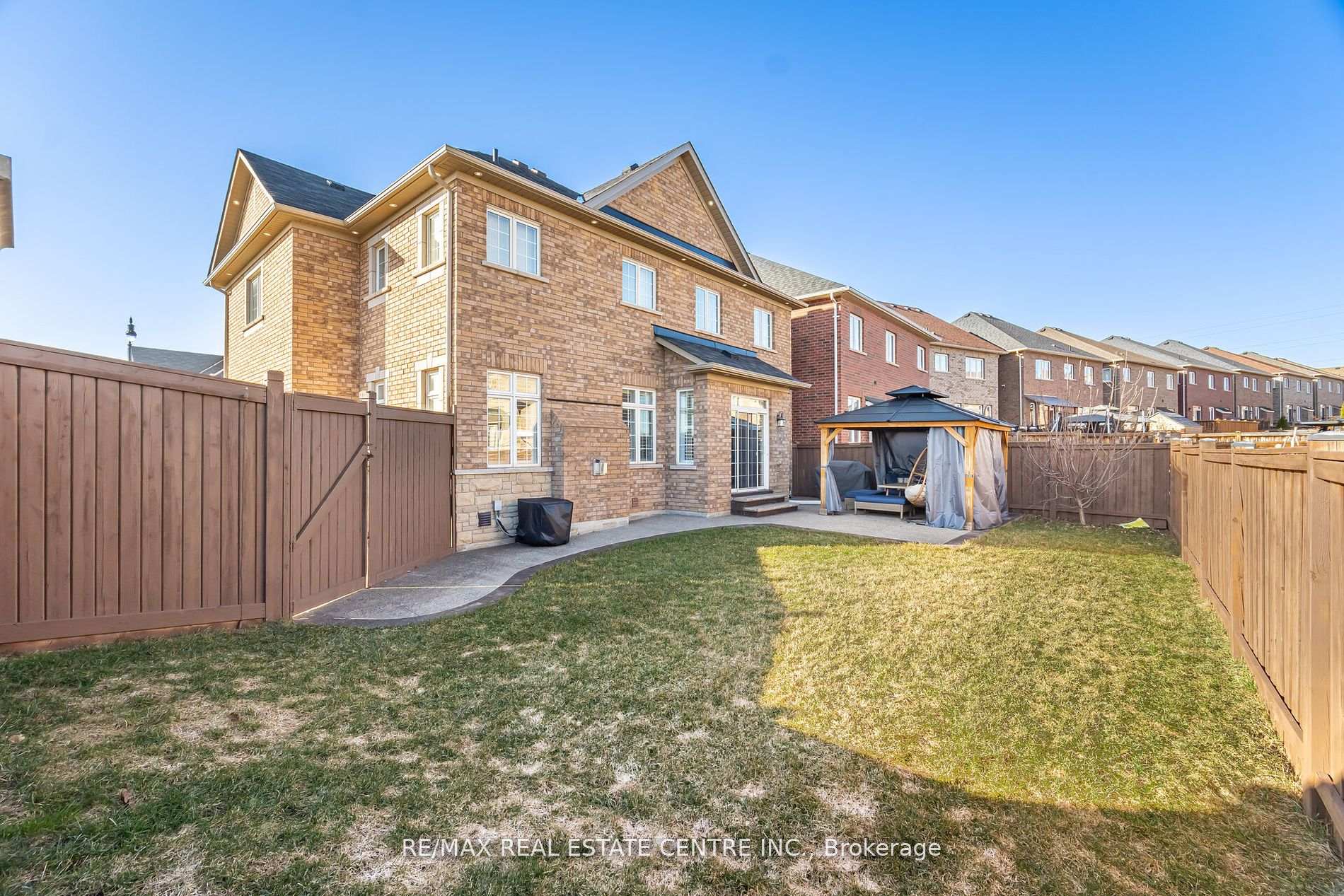 Photo 36 of 1 Ingleside Road, Brampton, Credit Valley — HOMEH