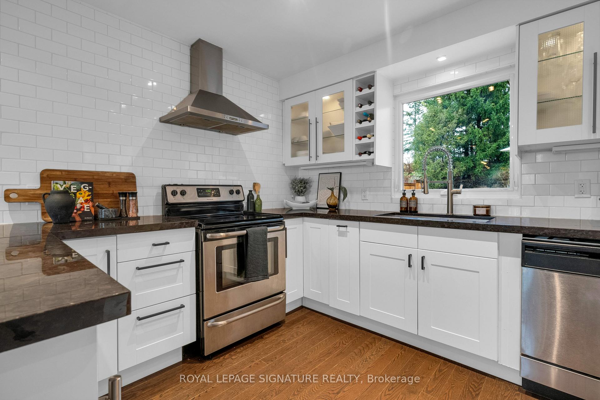 Photo 6 of 17 Birch Court, Aurora, Aurora Village — HOMEH