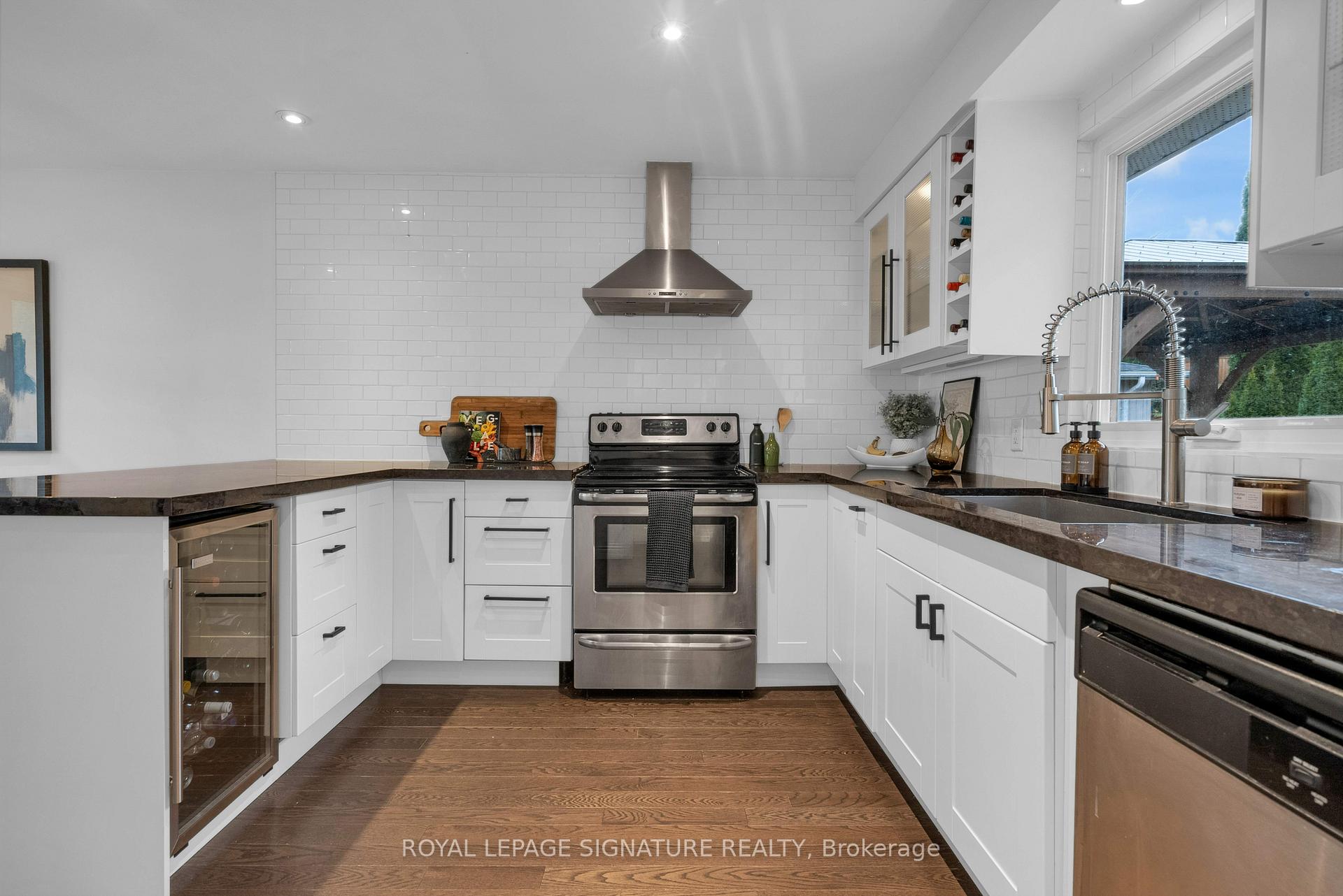 Photo 7 of 17 Birch Court, Aurora, Aurora Village — HOMEH