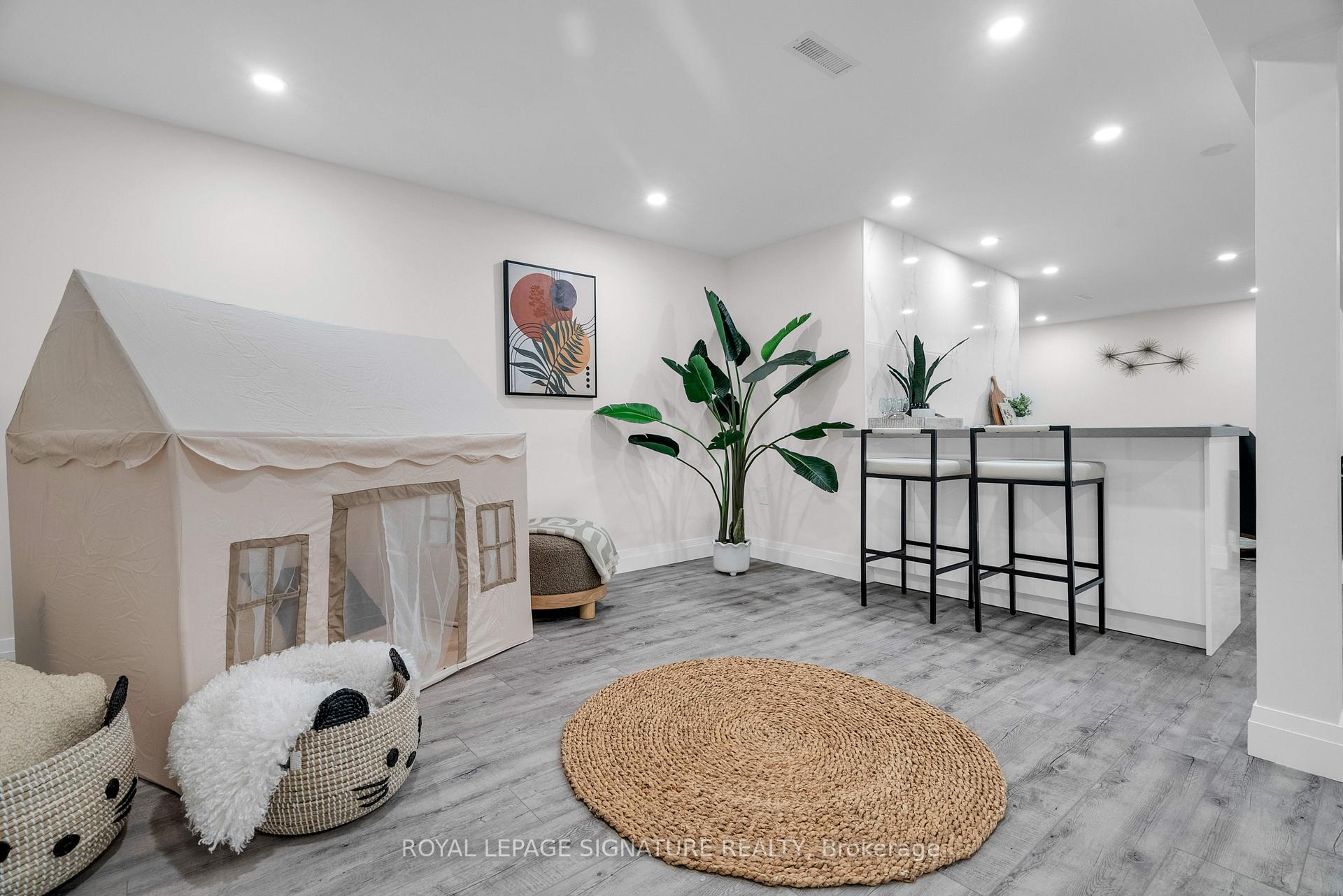 Photo 14 of 17 Birch Court, Aurora, Aurora Village — HOMEH