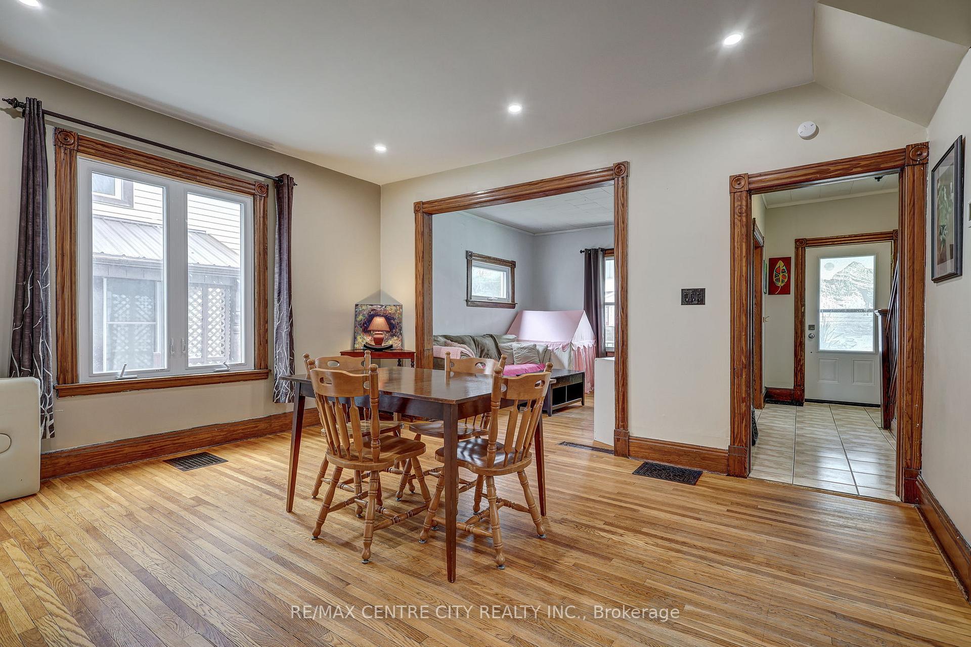 Photo 3 of 49 West Avenue, St. Thomas — HOMEH