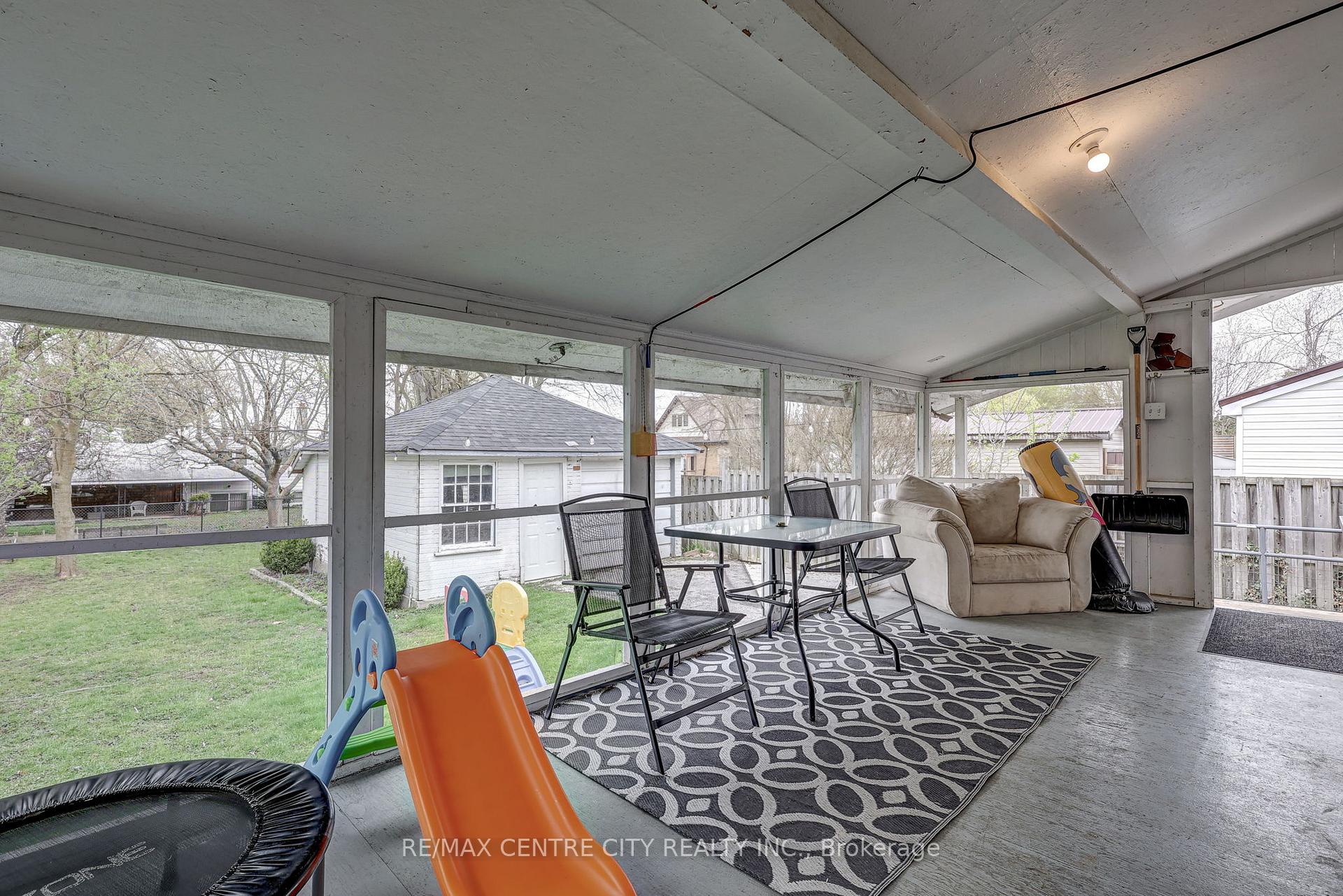 Photo 14 of 49 West Avenue, St. Thomas — HOMEH