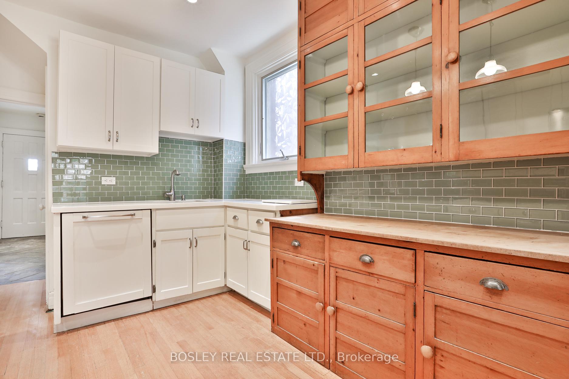 Photo 12 of 82 Belsize Drive, Toronto, Mount Pleasant West — HOMEH