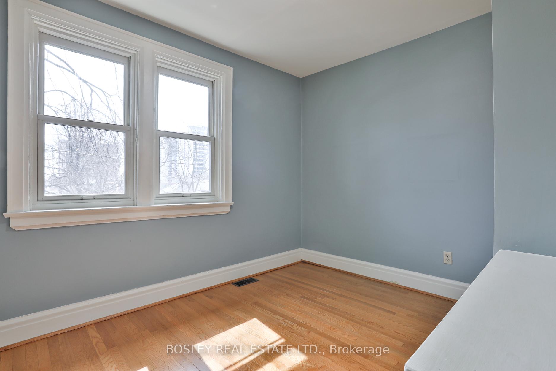 Photo 8 of 82 Belsize Drive, Toronto, Mount Pleasant West — HOMEH