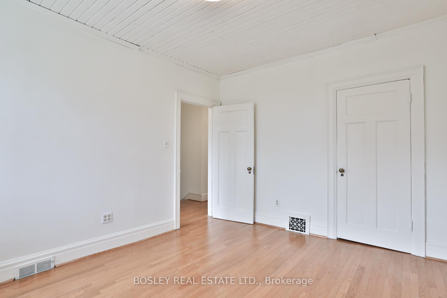 Photo 4 of 82 Belsize Drive, Toronto, Mount Pleasant West — HOMEH