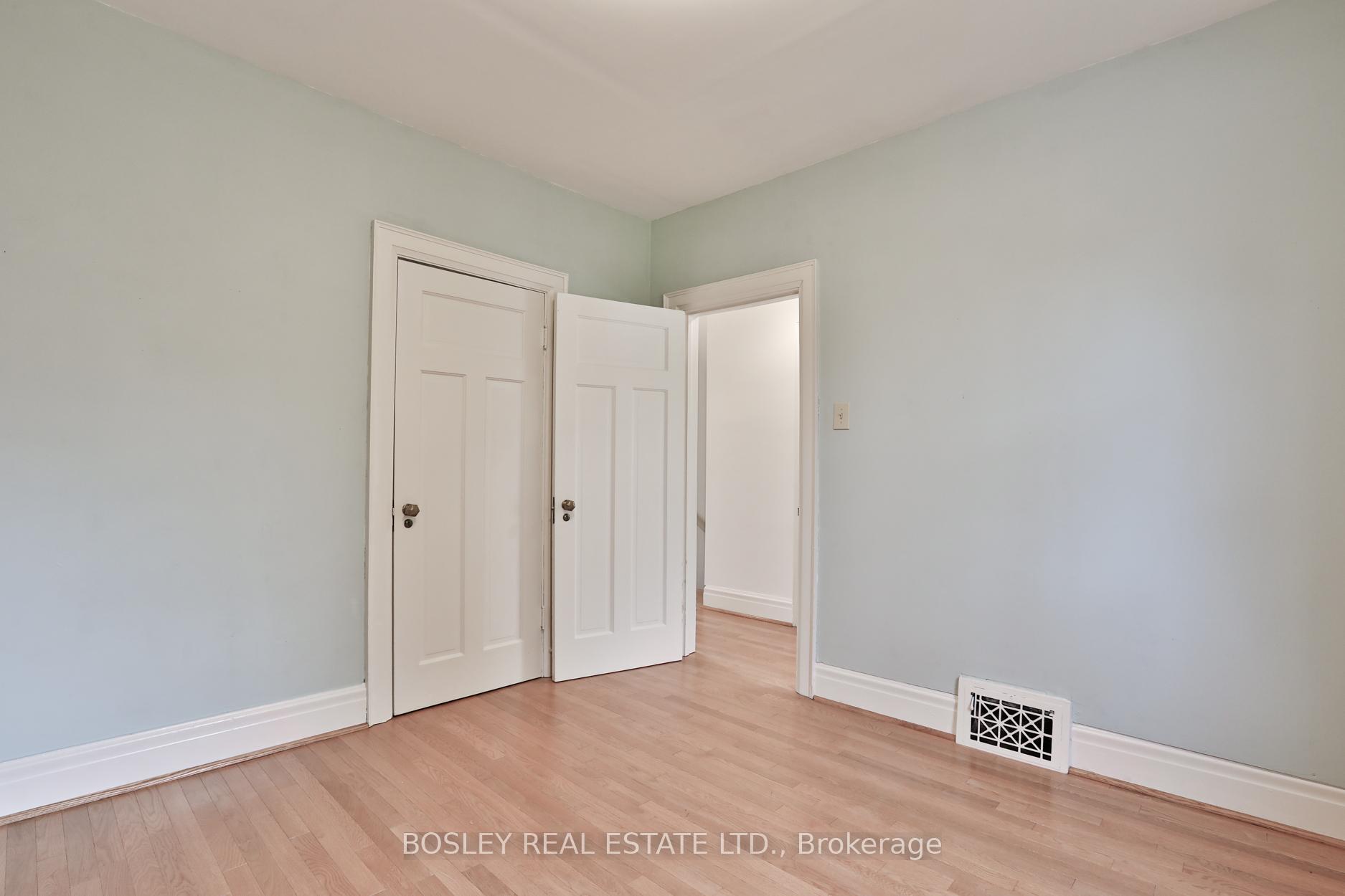 Photo 10 of 82 Belsize Drive, Toronto, Mount Pleasant West — HOMEH