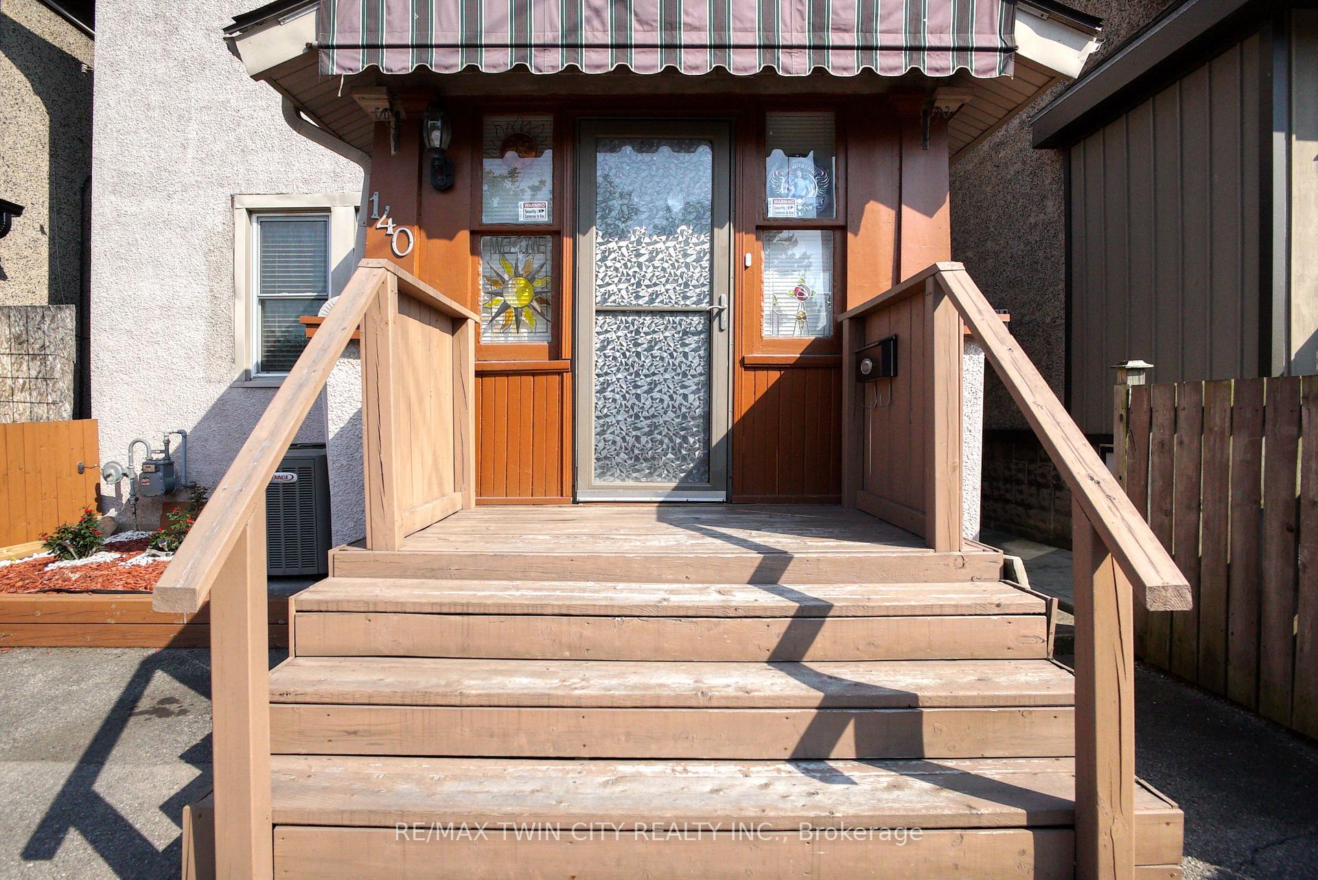 Photo 6 of 140 Park Row N, Hamilton, Crown Point — HOMEH