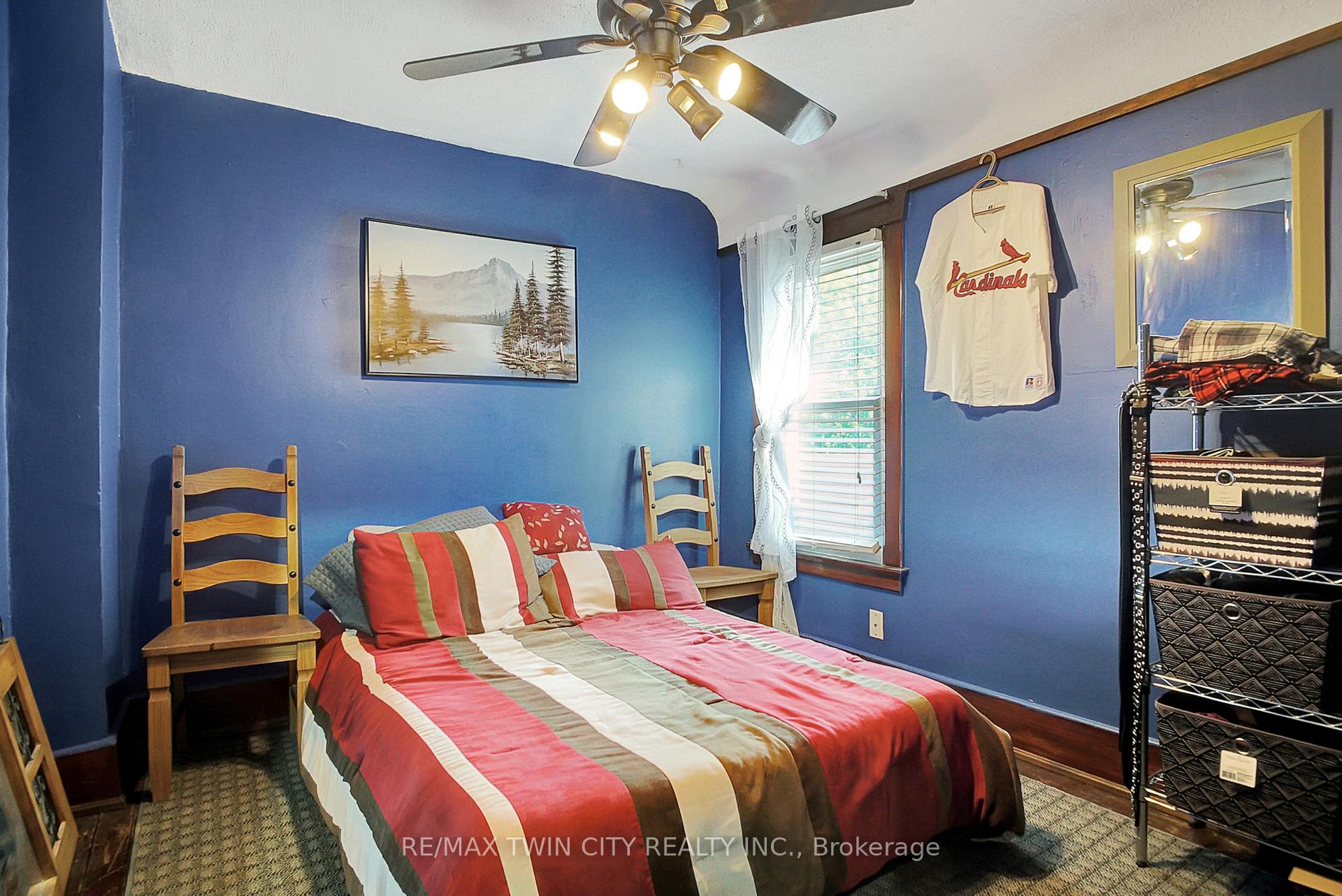 Photo 7 of 140 Park Row N, Hamilton, Crown Point — HOMEH