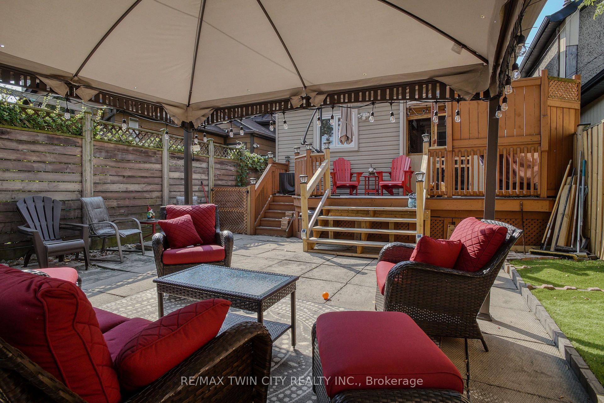 Photo 18 of 140 Park Row N, Hamilton, Crown Point — HOMEH
